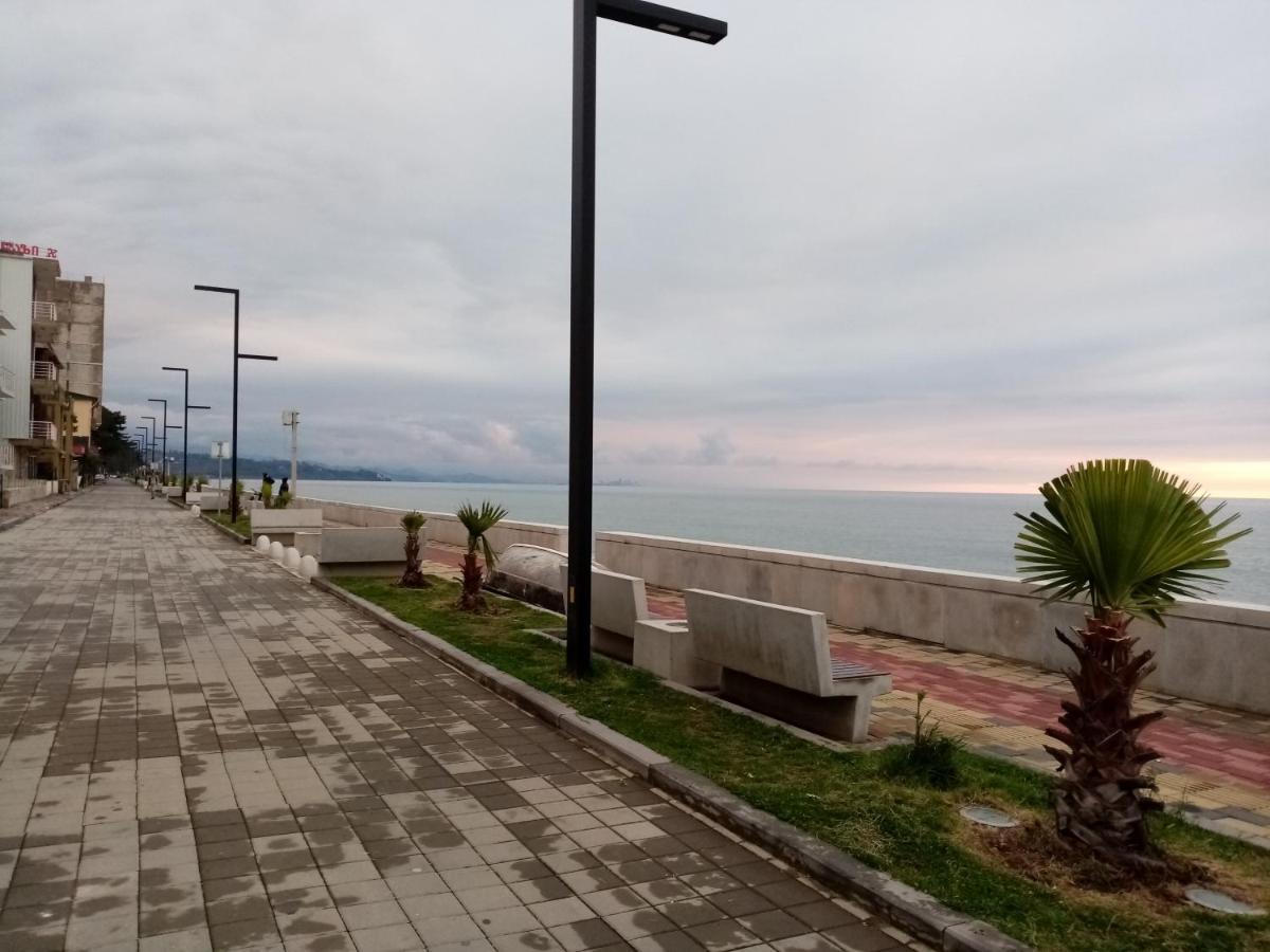 Guest House Agmashenebeli 229 Kobuleti Esterno foto